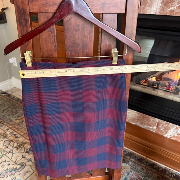 Ann Taylor Skirt,  Burgundy & Navy Plaid Pencil Skirt,  Size 2 Petite - Picture 6 of 8